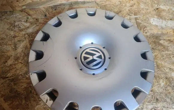 Volkswagen PASSAT B6 R15 wheel hub/cap/trim 1J0601147AA