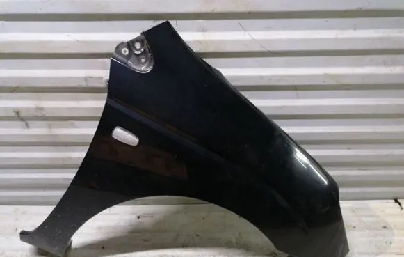 Toyota Prius (XW10) Fender