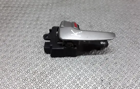 Mitsubishi Grandis Front door interior handle MN105359