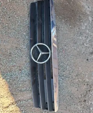 Mercedes-Benz A W168 Bonnet/hood grill 1688800183 SS3412