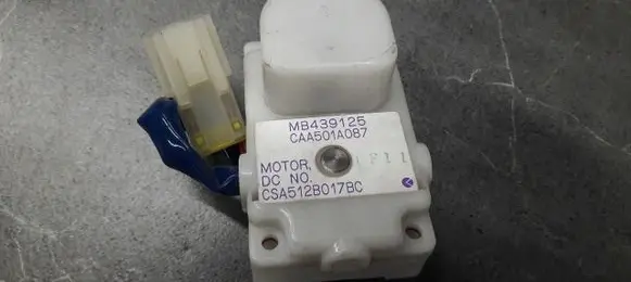 Mitsubishi Sigma A/C air flow flap actuator/motor 