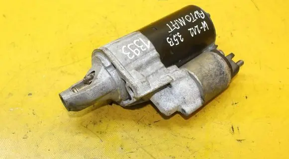 Mercedes-Benz E W212 Starter motor A0061515901
