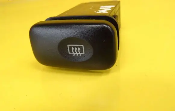 KIA Retona Windscreen/window heater switch