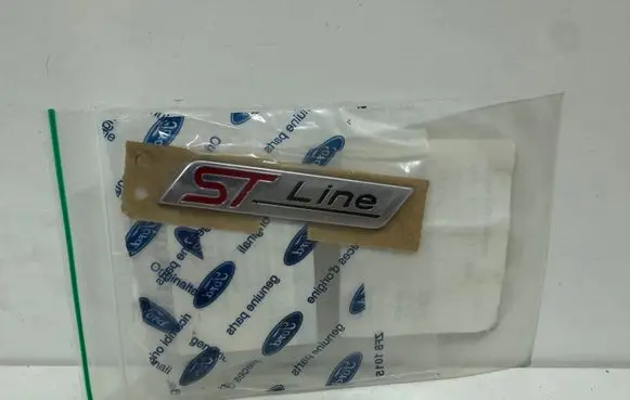 Ford Focus ST Fender model badge letters 2044452