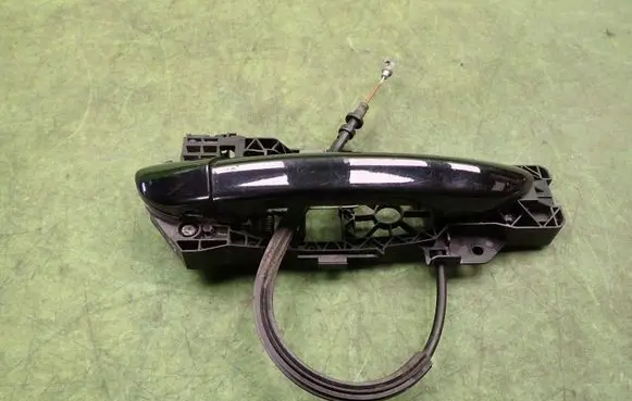Volkswagen PASSAT B6 Front door exterior handle