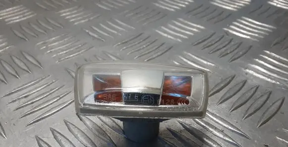 Opel Insignia A Front fender indicator light 13252455