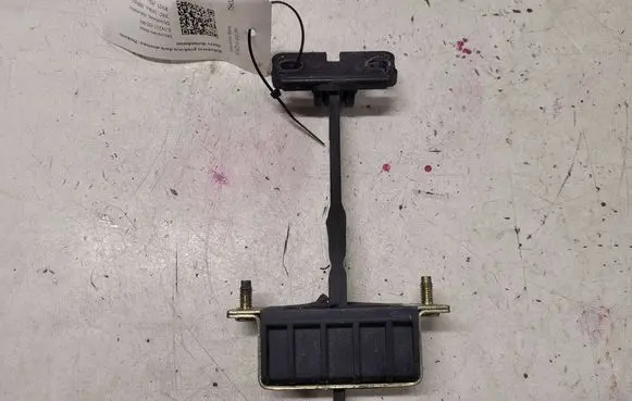 Mercedes-Benz E W211 Front door check strap stopper