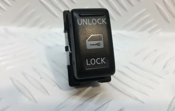 Nissan Pathfinder R51 Central locking switch button 5317B