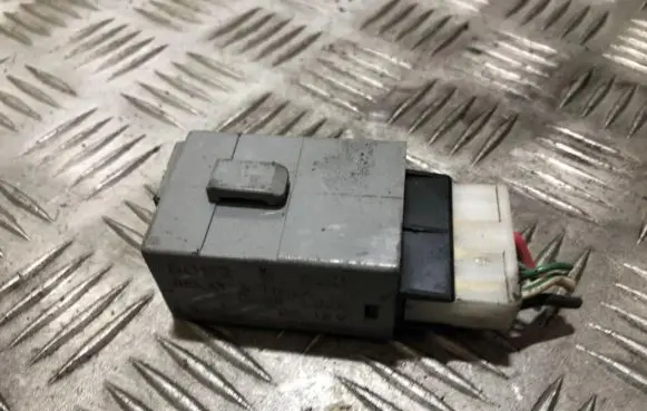 Mazda 121 Other relay b09267830