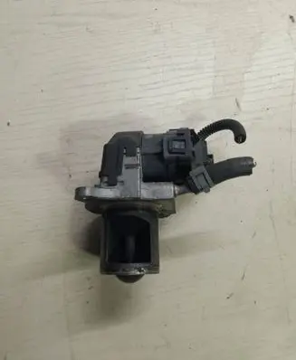 Mercedes-Benz E C207 W207 EGR valve A6421401060 AR0009