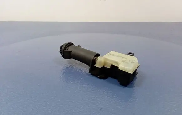 Mercedes-Benz B W245 Holder (bracket) A2038201997