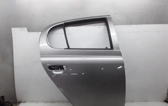 Toyota Yaris Rear door