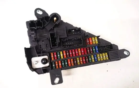 BMW 5 E60 E61 Fuse box set 913883001 9138830-01