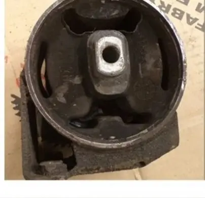 Volkswagen Golf II Engine mount bracket