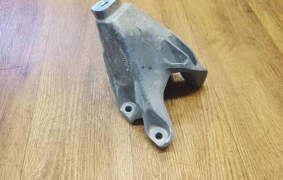 Porsche Macan (95B) Engine mounting bracket 8K0199307CB