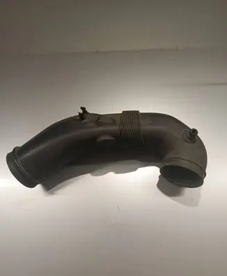 Audi A8 S8 D3 4E Air intake duct part 077129627AG