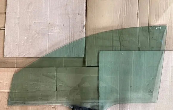 Honda CR-V Front door window glass four-door 43R00050 DOT24M62AS2