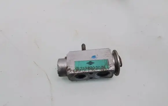 Air conditioning (A/C) expansion valve