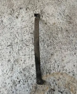 Nissan Note (E11) Fuel tank mounting bracket 