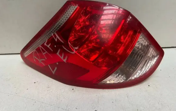 Toyota RAV 4 (XA40) Rear/tail lights RAV4L