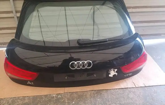 Tailgate/trunk/boot lid