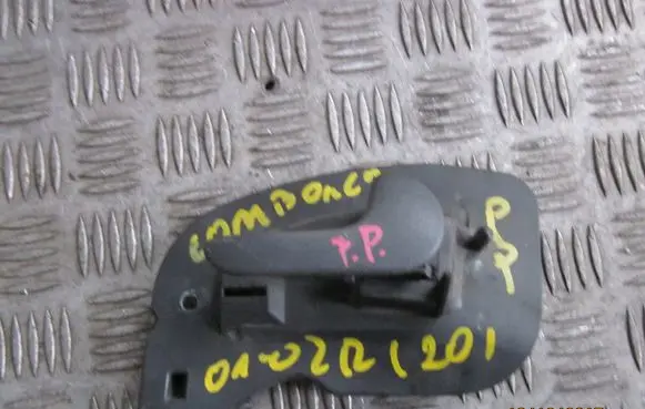 Opel Combo C Front door interior handle