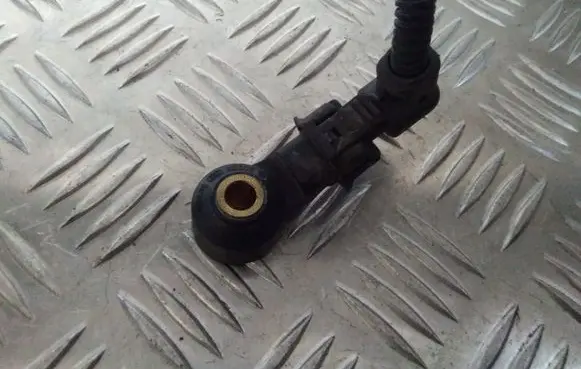 Opel Corsa D Detonation knock sensor 10261231173
