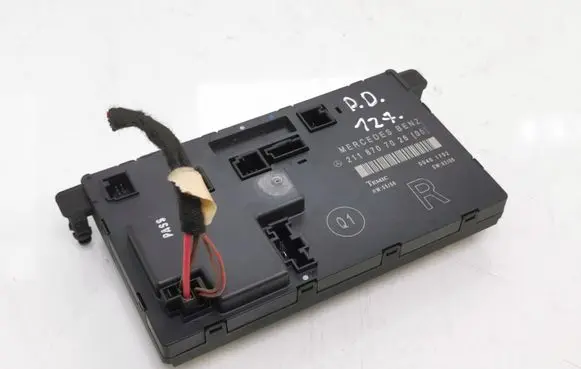 Mercedes-Benz E W211 Door control unit/module 2118707026 9070250 03S438775