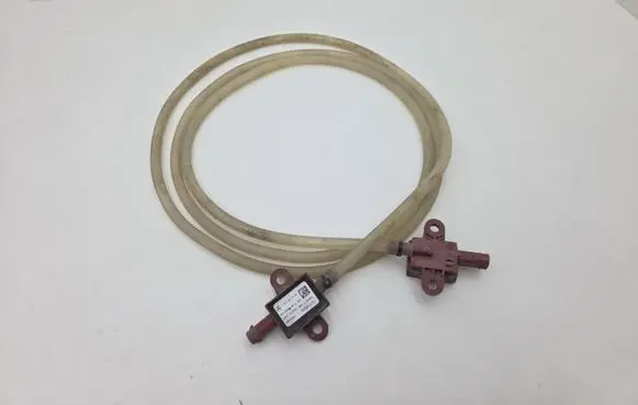 Mercedes-Benz E W213 Airbag deployment crash/impact sensor A2139051500