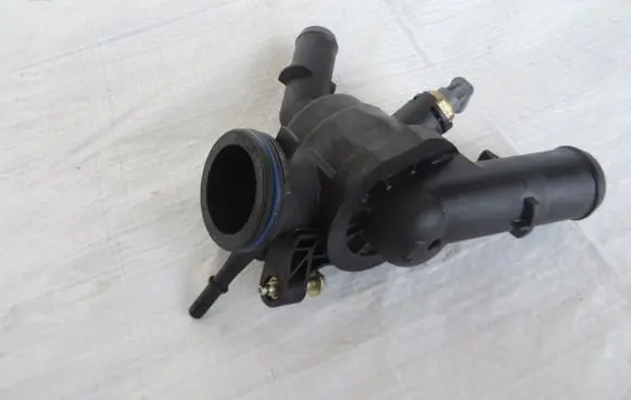 Ford Kuga III Thermostat housing HG9Q9K478CA
