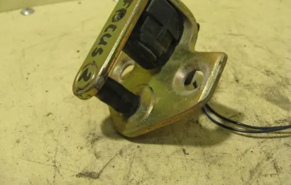 Ford Focus Rear door lock loop/hook striker 
