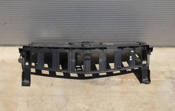 Opel Grandland X Radiator trim YP00024377 C06757 P1U051773