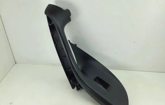 Volkswagen PASSAT B6 Rear door handle trim 3C4867180B