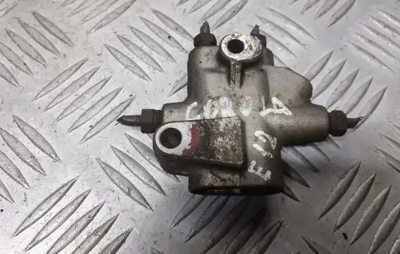 Toyota Corolla E120 E130 Fuel distributor 