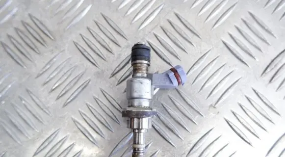 Lexus GS 300 350 430 450H Fuel injector 2325031030
