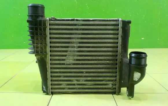 Peugeot 308 Intercooler radiator P9675627980 XP183