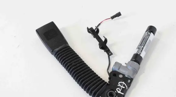 BMW 7 F01 F02 F03 F04 Front seatbelt buckle 615796400B