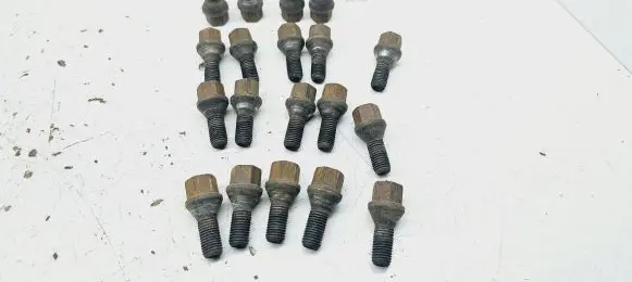 Opel Signum Nuts/bolts 