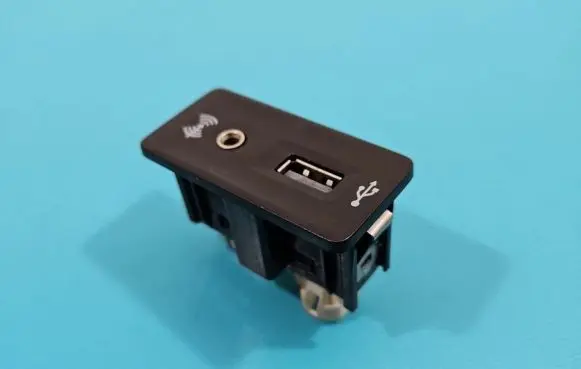 Volkswagen Golf VII USB socket connector 5G0035222C IMPRK1364675