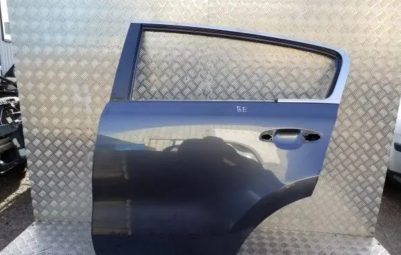 KIA Sportage Rear door