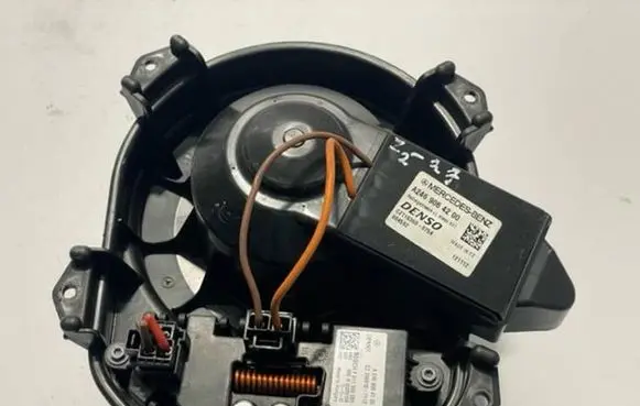 Audi A4 S4 B8 8K Heater blower motor/fan resistor A2469064100 2468107112 F011500085
