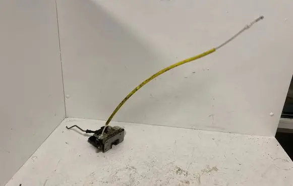 Audi A3 S3 8L Front door lock 8L1837016