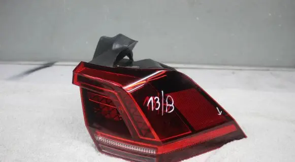 Volkswagen Tiguan Rear/tail lights 5NA945208C 210417
