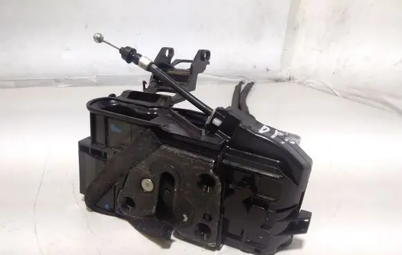 Hyundai Santa Fe Front door lock 813202B060
