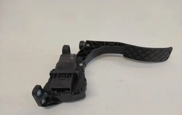 Audi A6 S6 C6 4F Accelerator throttle pedal 4F1723523A 00898404