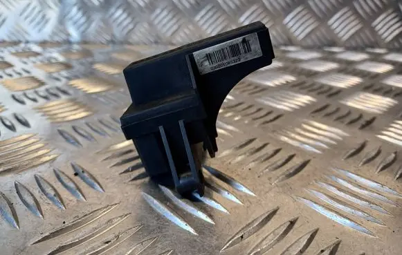 Audi A3 S3 8P Aerial antenna amplifier 4B0919145A