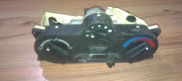 Mitsubishi Carisma Climate control unit 9041704687 mb947678