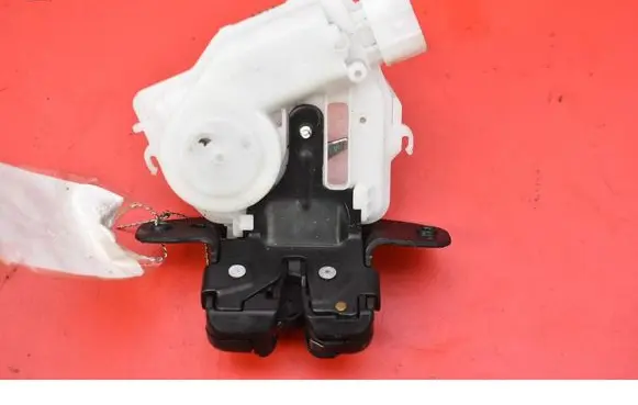 Tailgate/trunk/boot lock/catch/latch
