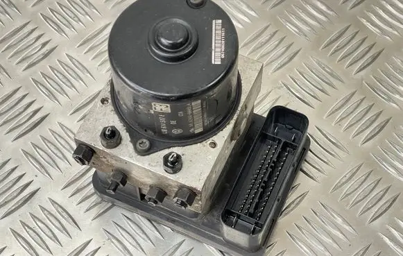 Audi A3 S3 8L ABS Pump 1J0614517E 1C0907379E