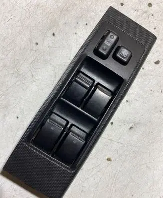 Toyota Corolla Verso AR10 Electric window control switch 848200F030